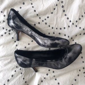 Donald Pliner Pewter Heels Dusted Metal Sz 8.5